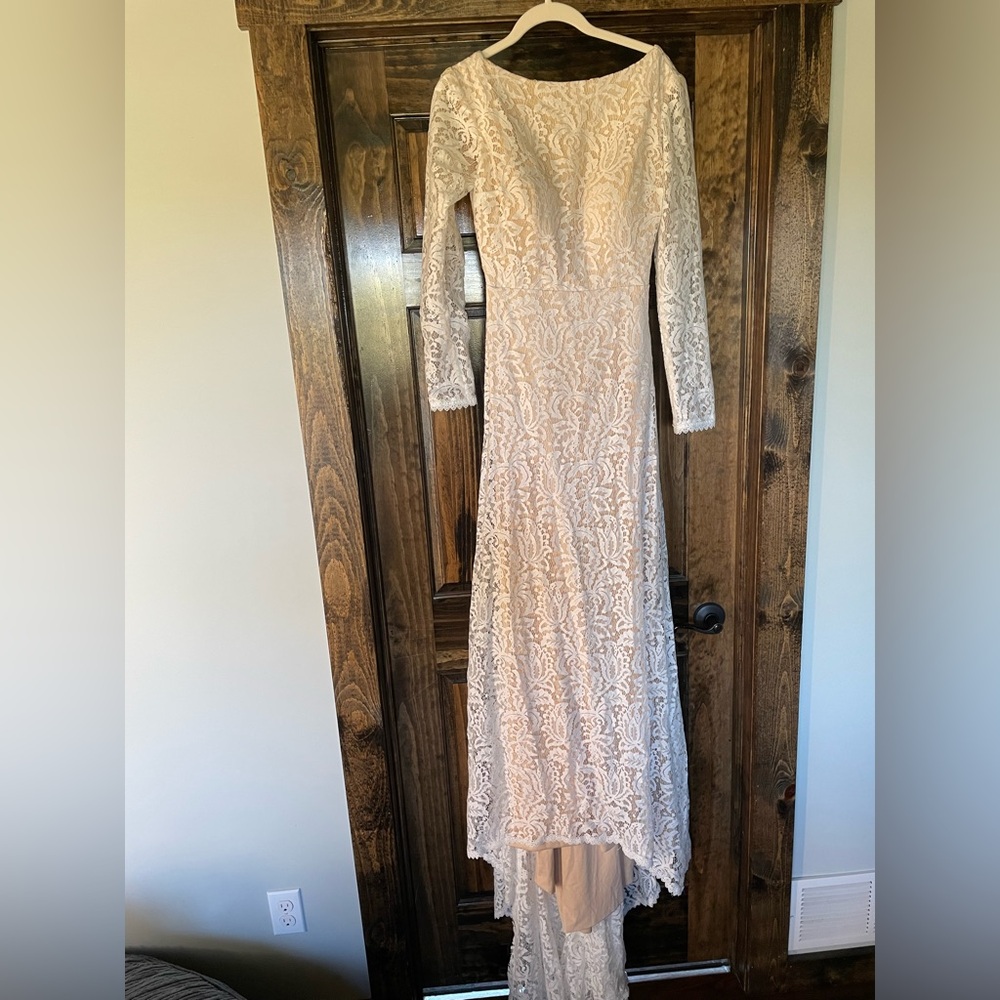 Elegant Lace Long Sleeve Wedding Dress